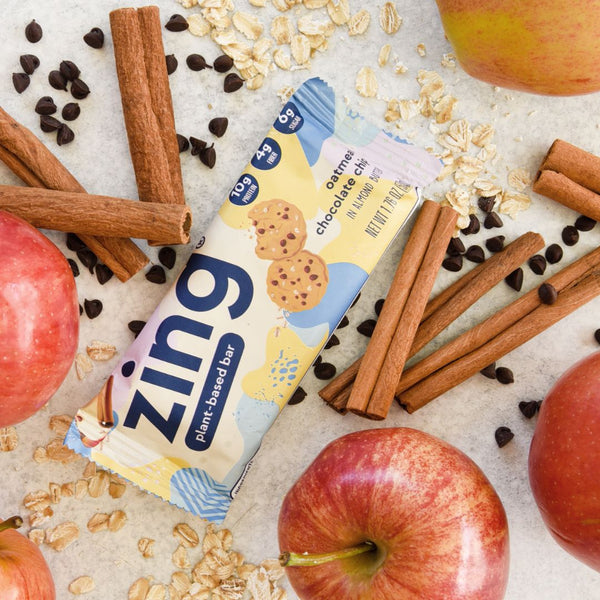 oatmeal chocolate chip zing plant-based bar with oats, cinnamon, apples, and chocolate chips